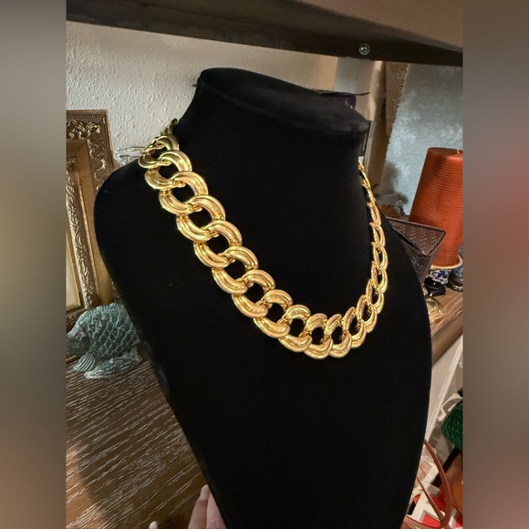Napier Gold Tone Large Link Chocker Necklace EUC - Picture 7 of 9